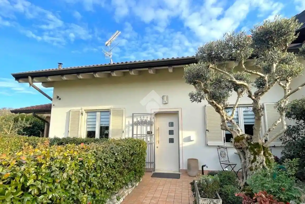 Villa in vendita a Lonato del Garda