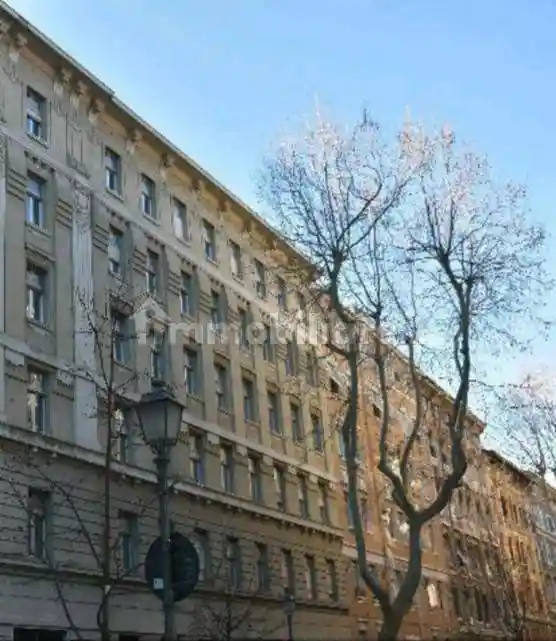 Palazzo - Edificio in vendita a Trieste
