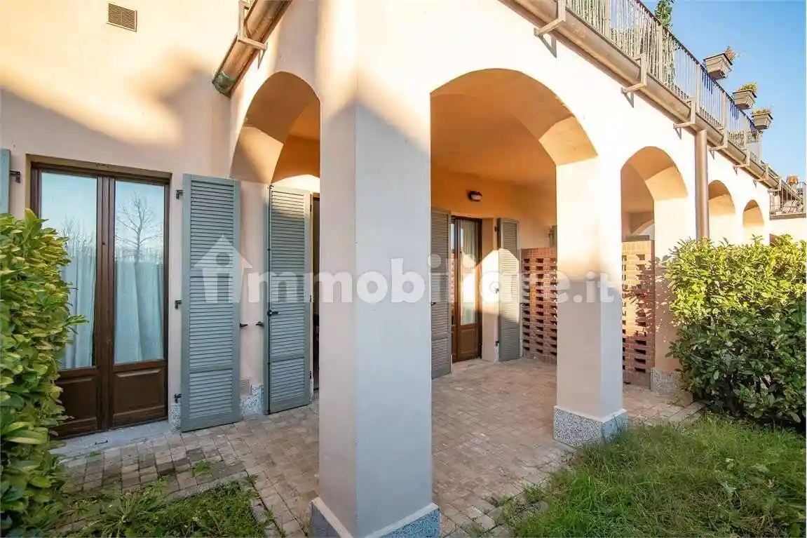 Appartamento in vendita a Lacchiarella