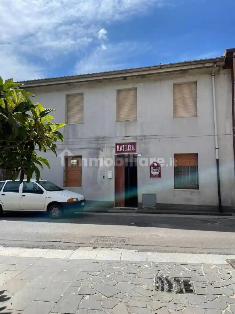 Palazzo - Edificio in vendita a Dualchi