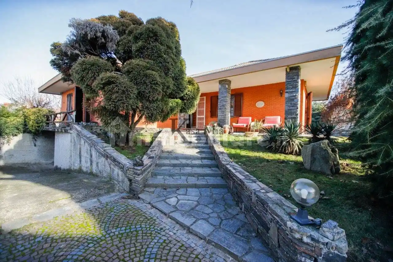 Villa in vendita a Bosconero