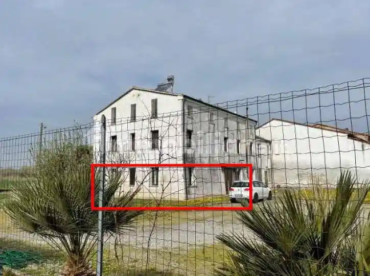 Palazzo - Stabile in vendita a Borgo Mantovano