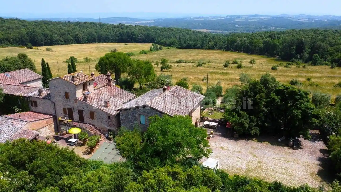 Rustico - Casale in vendita a Siena