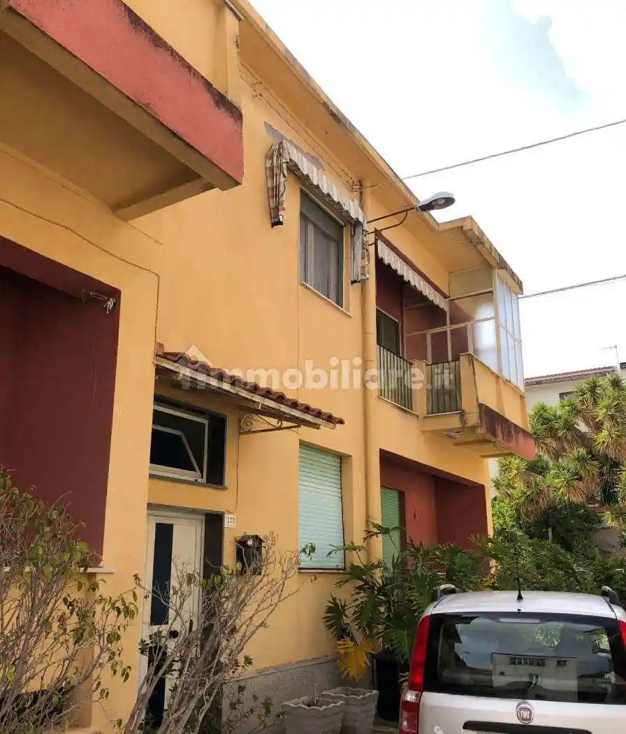 Appartamento in vendita a Locri