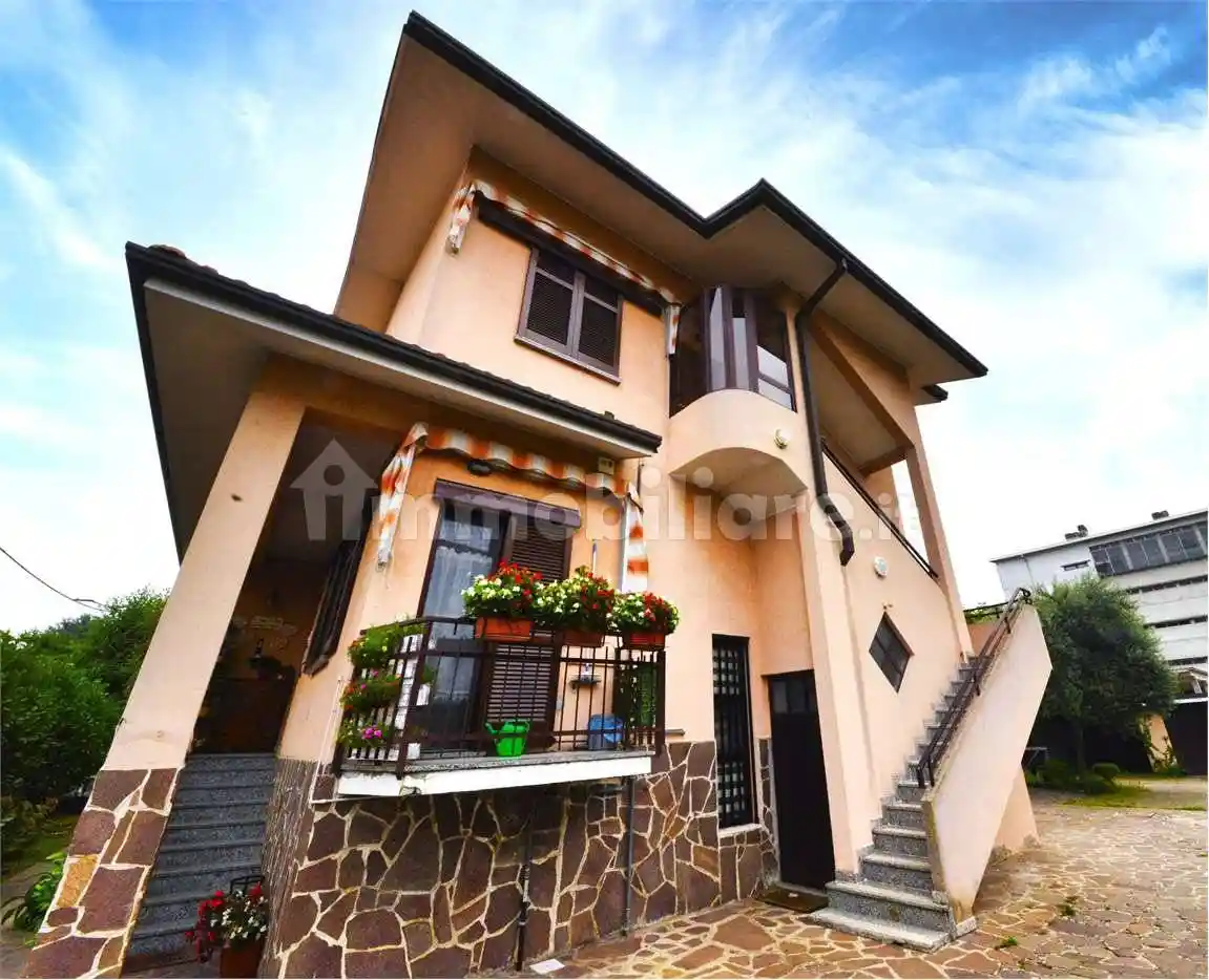 Villa in vendita a Saronno