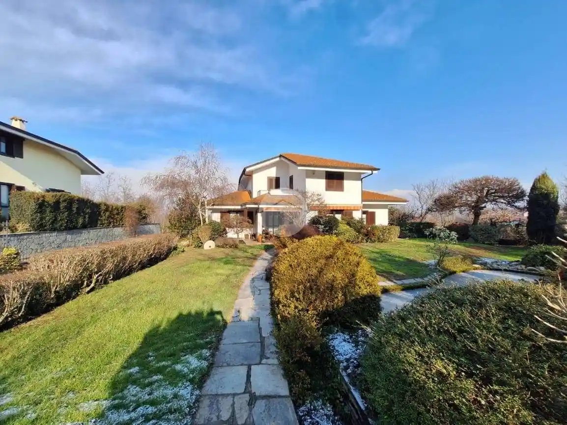 Villa in vendita a Caravino