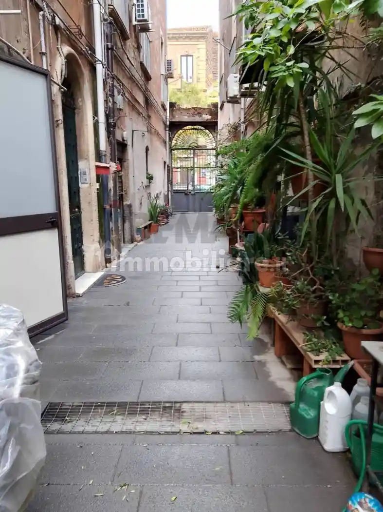 Palazzo - Edificio in vendita a Catania