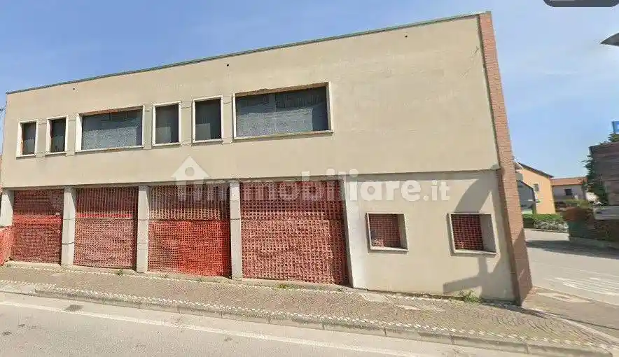 Palazzo - Edificio in vendita a Agna