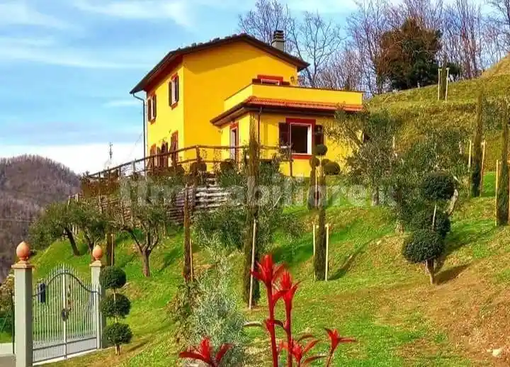 Casa indipendente in vendita a Fivizzano