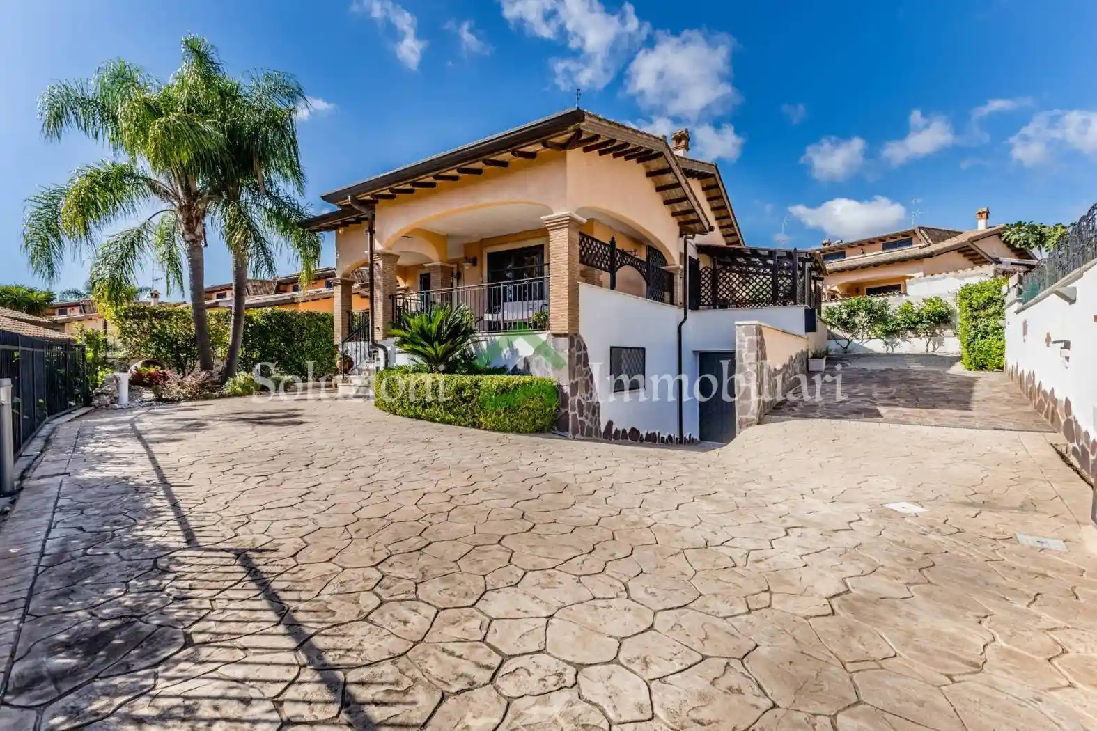 Villa in vendita a Pomezia