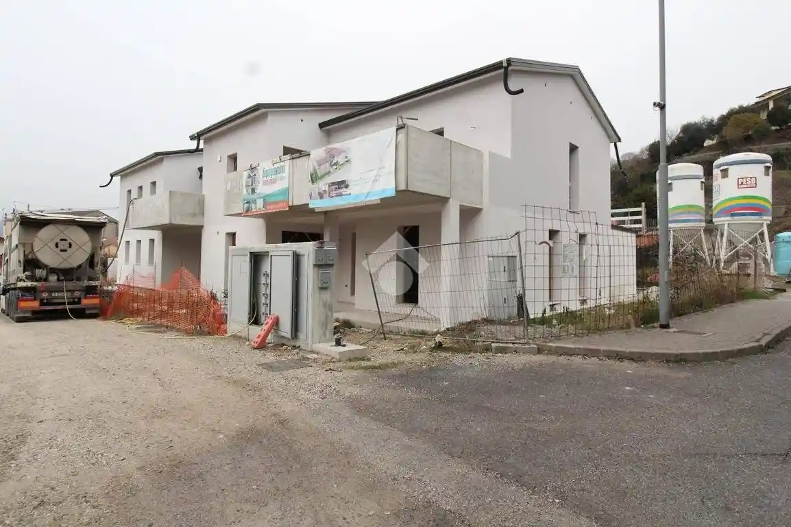 Appartamento in vendita a Castelgomberto