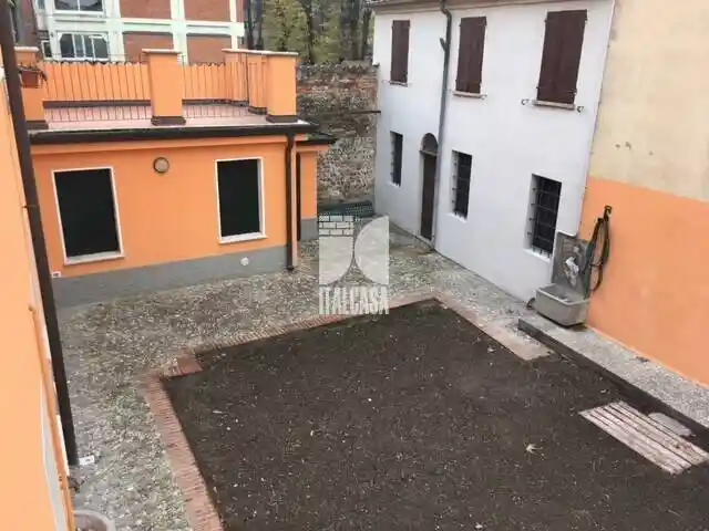 Villa in vendita a Mantova