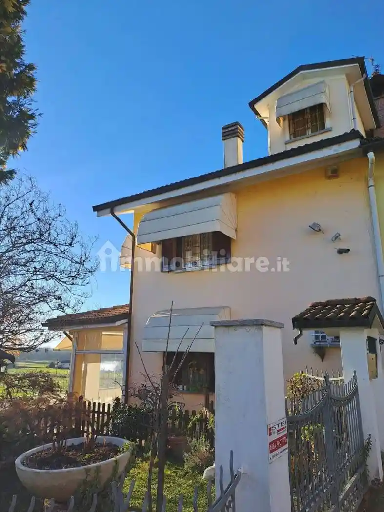 Villa in vendita a Basaluzzo