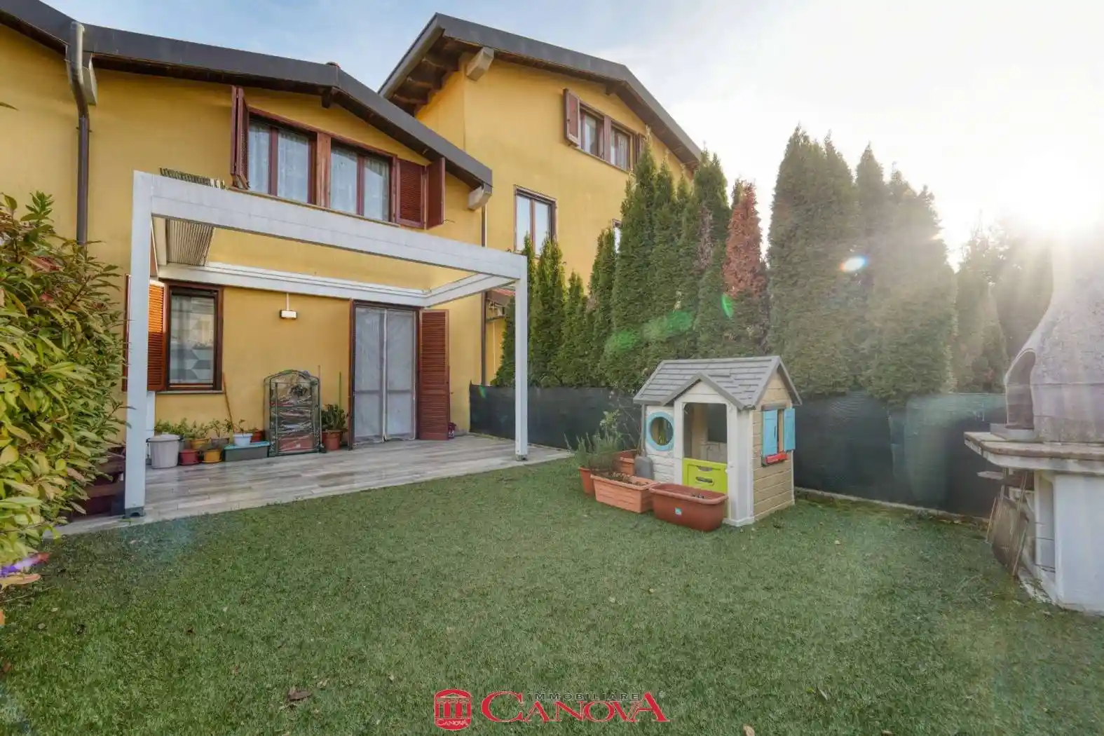 Villetta a schiera in vendita a Montano Lucino