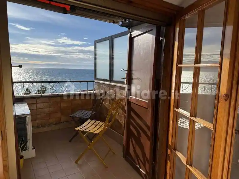 Appartamento in vendita a Costarainera