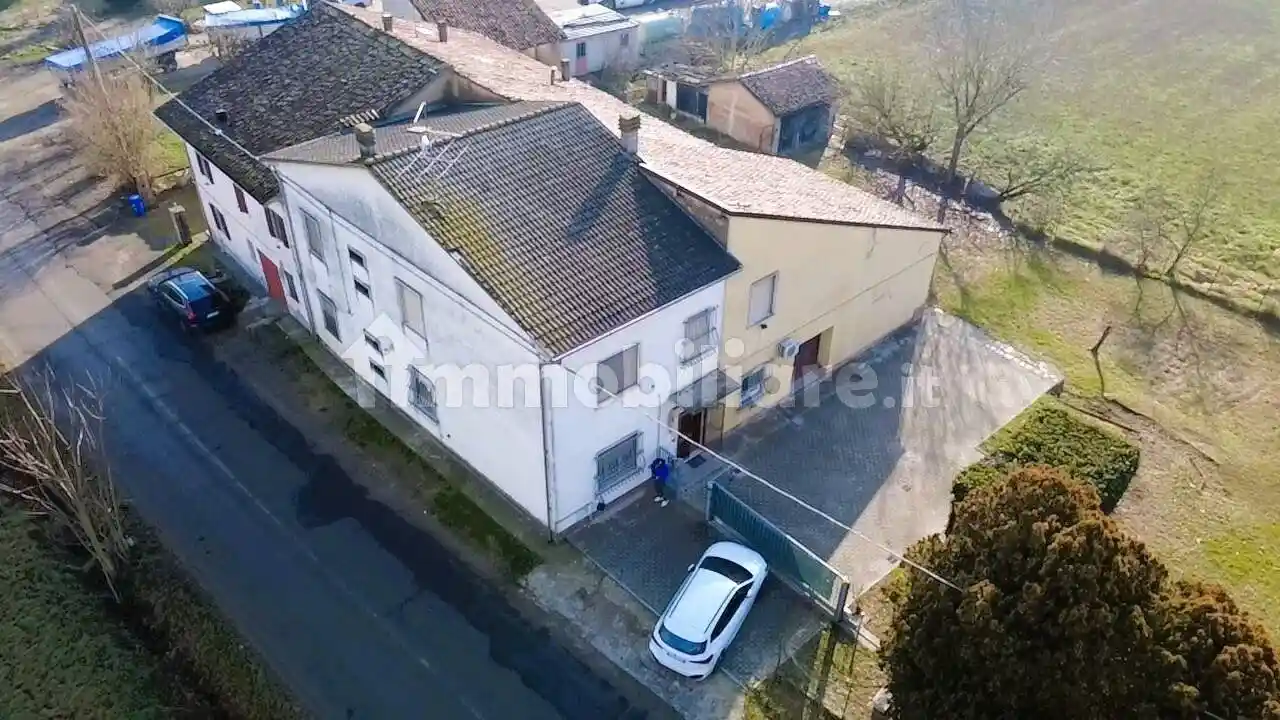 Villa in vendita a Sissa Trecasali