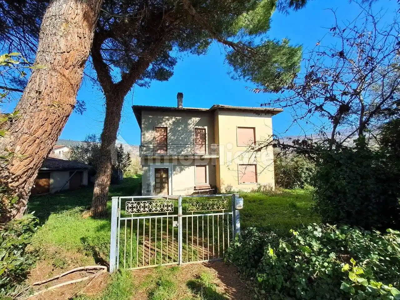 Casa indipendente in vendita a Passignano sul Trasimeno