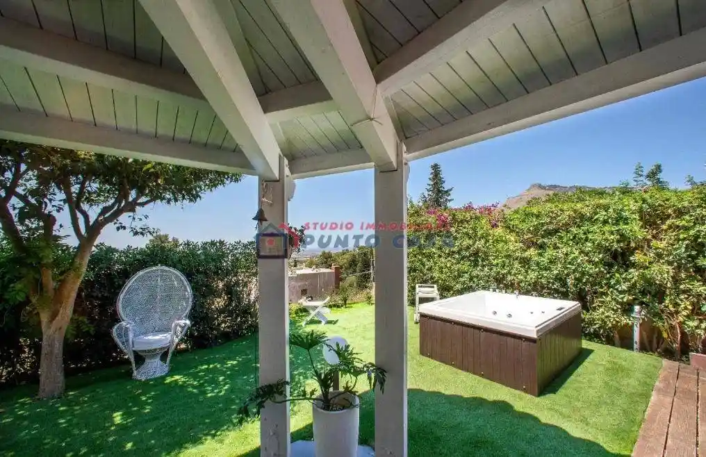 Villa in vendita a Valderice