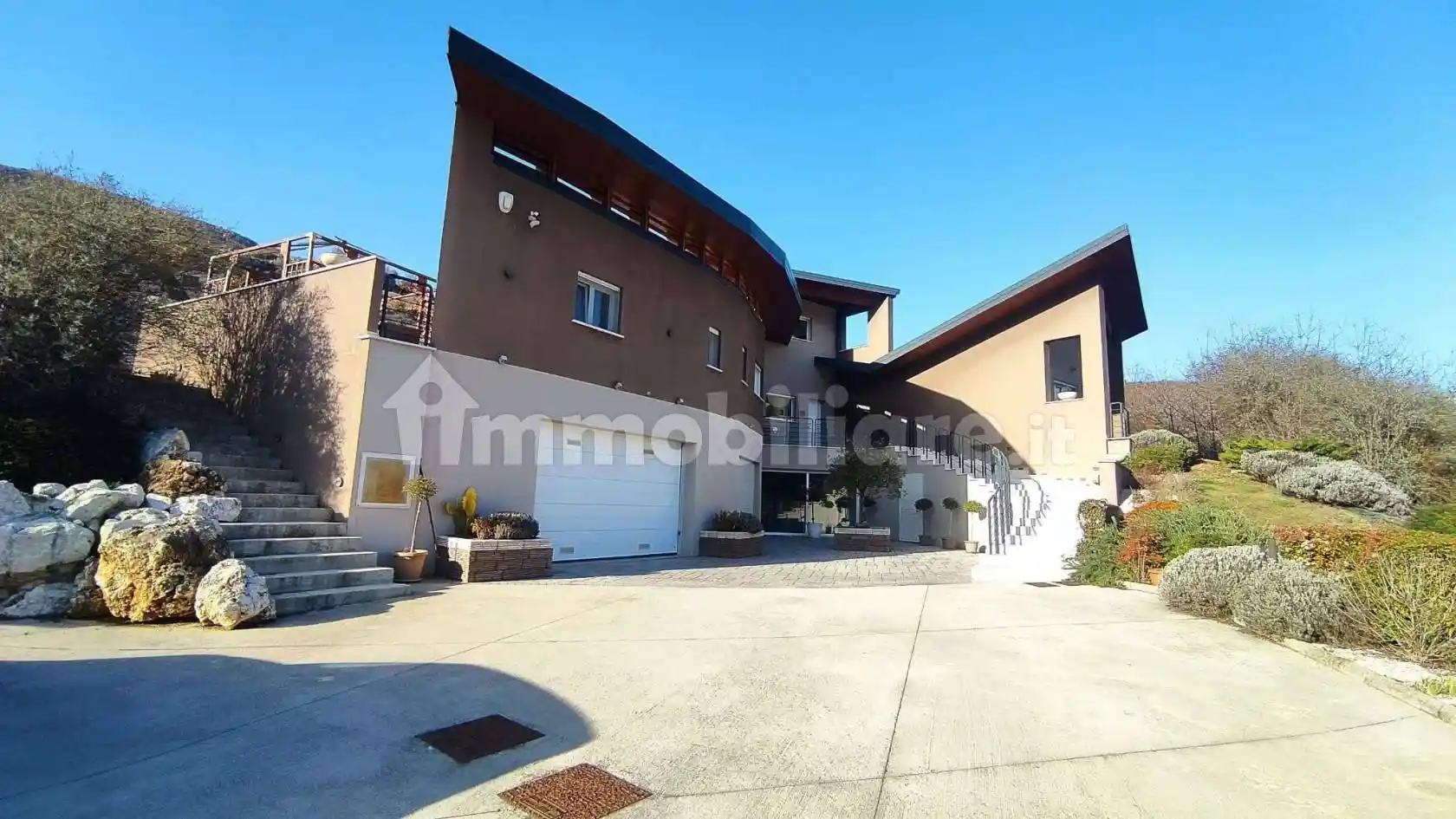 Villa in vendita a L'Aquila