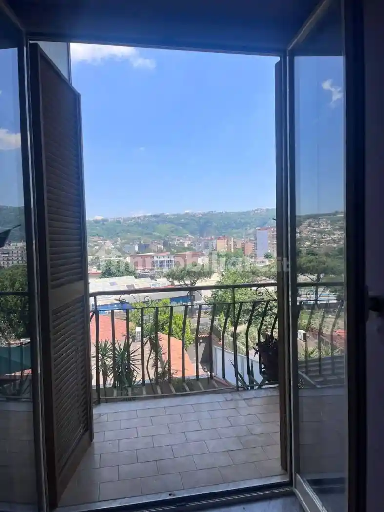 Appartamento in vendita a Napoli