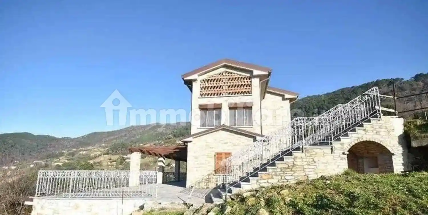 Rustico - Casale in vendita a Pietrasanta