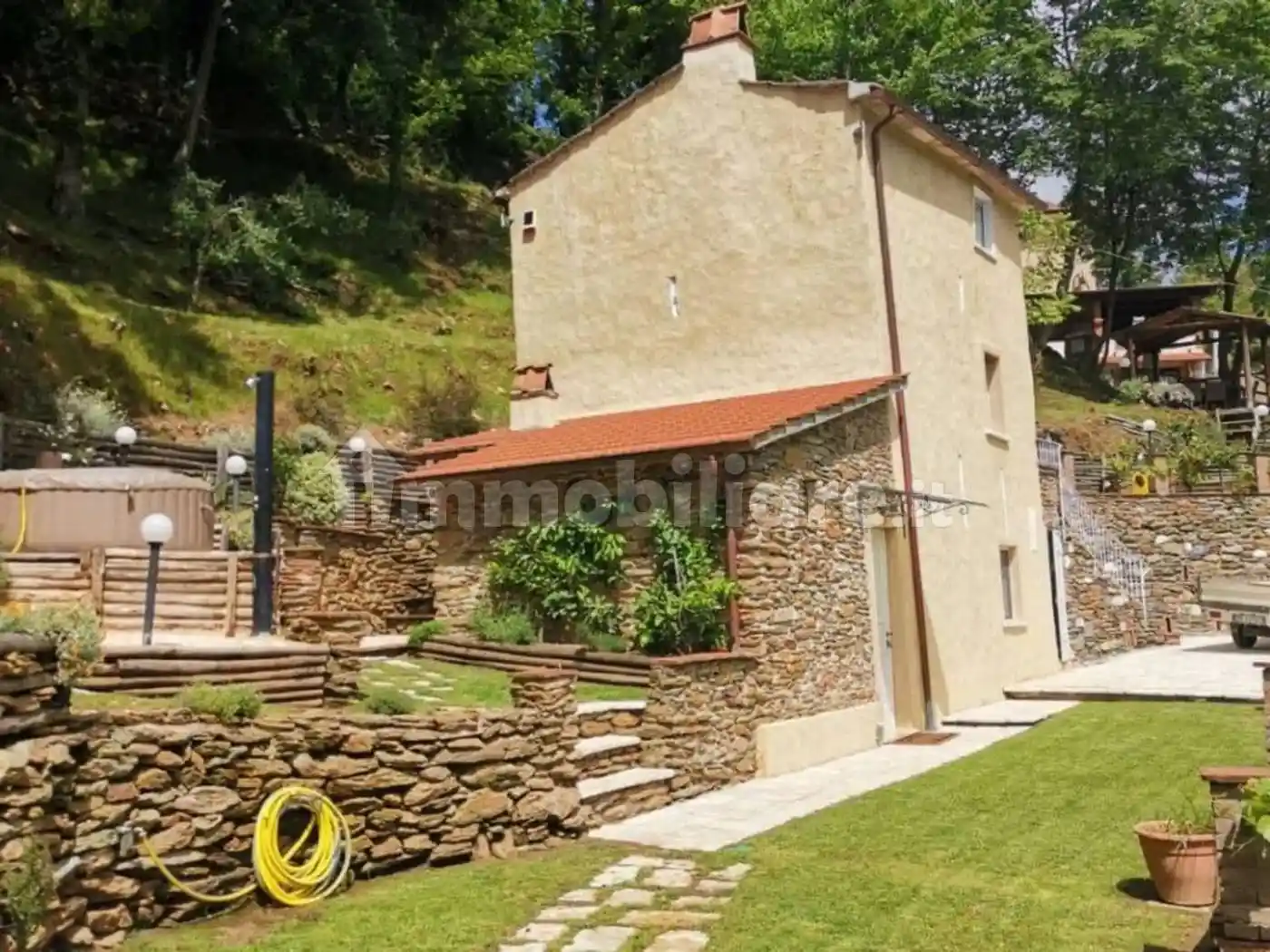 Rustico - Casale in vendita a Seravezza