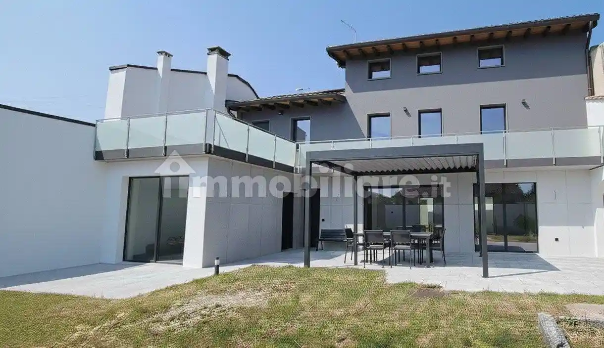 Villa in vendita a Cassola