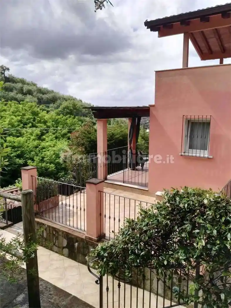 Villa in vendita a Seravezza