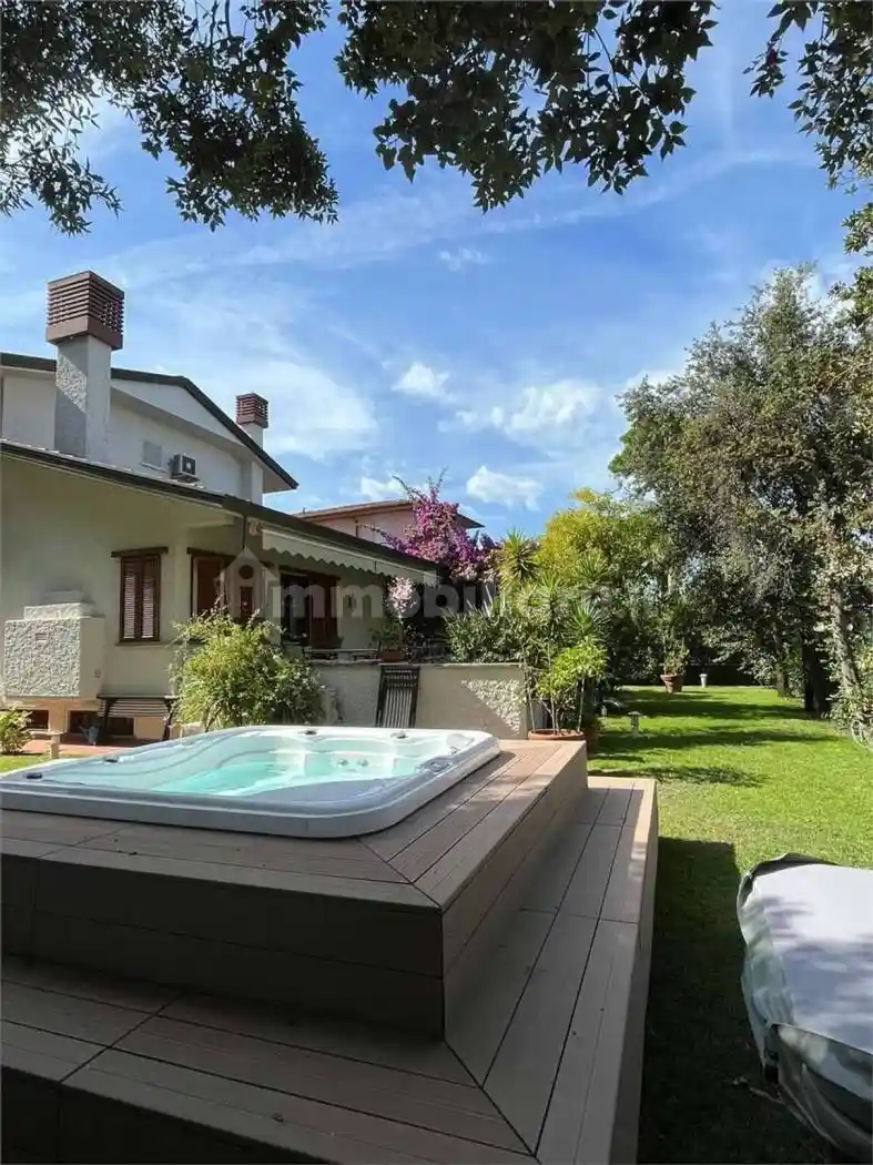 Villa in affitto a Forte dei Marmi