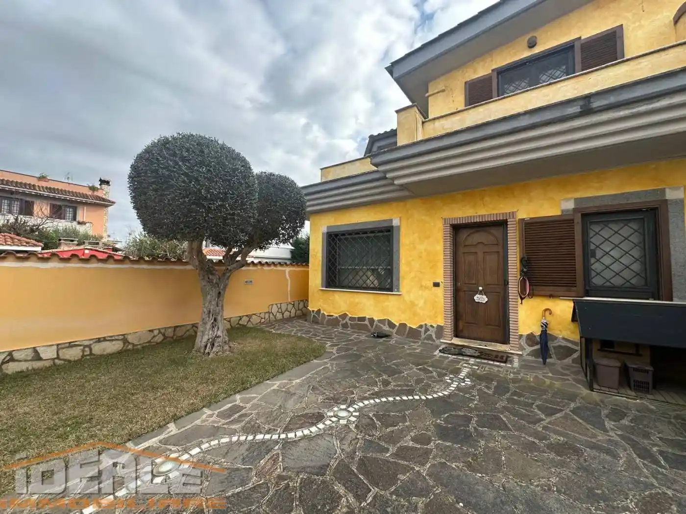 Villetta a schiera in vendita a Pomezia