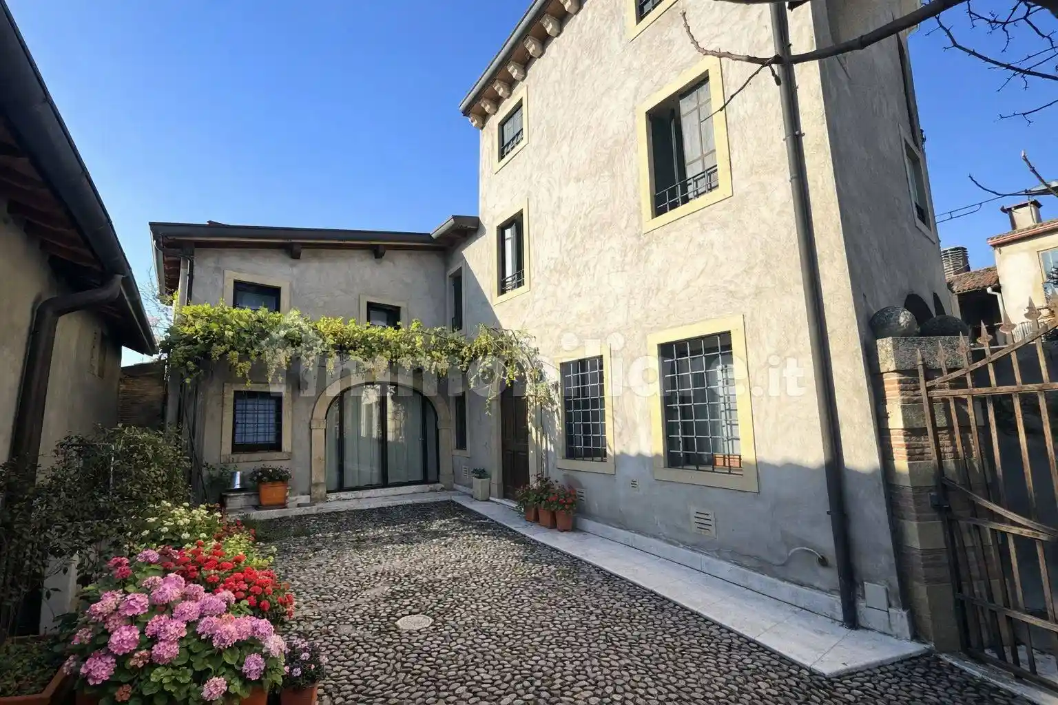 Rustico - Casale in vendita a Monteforte d'Alpone