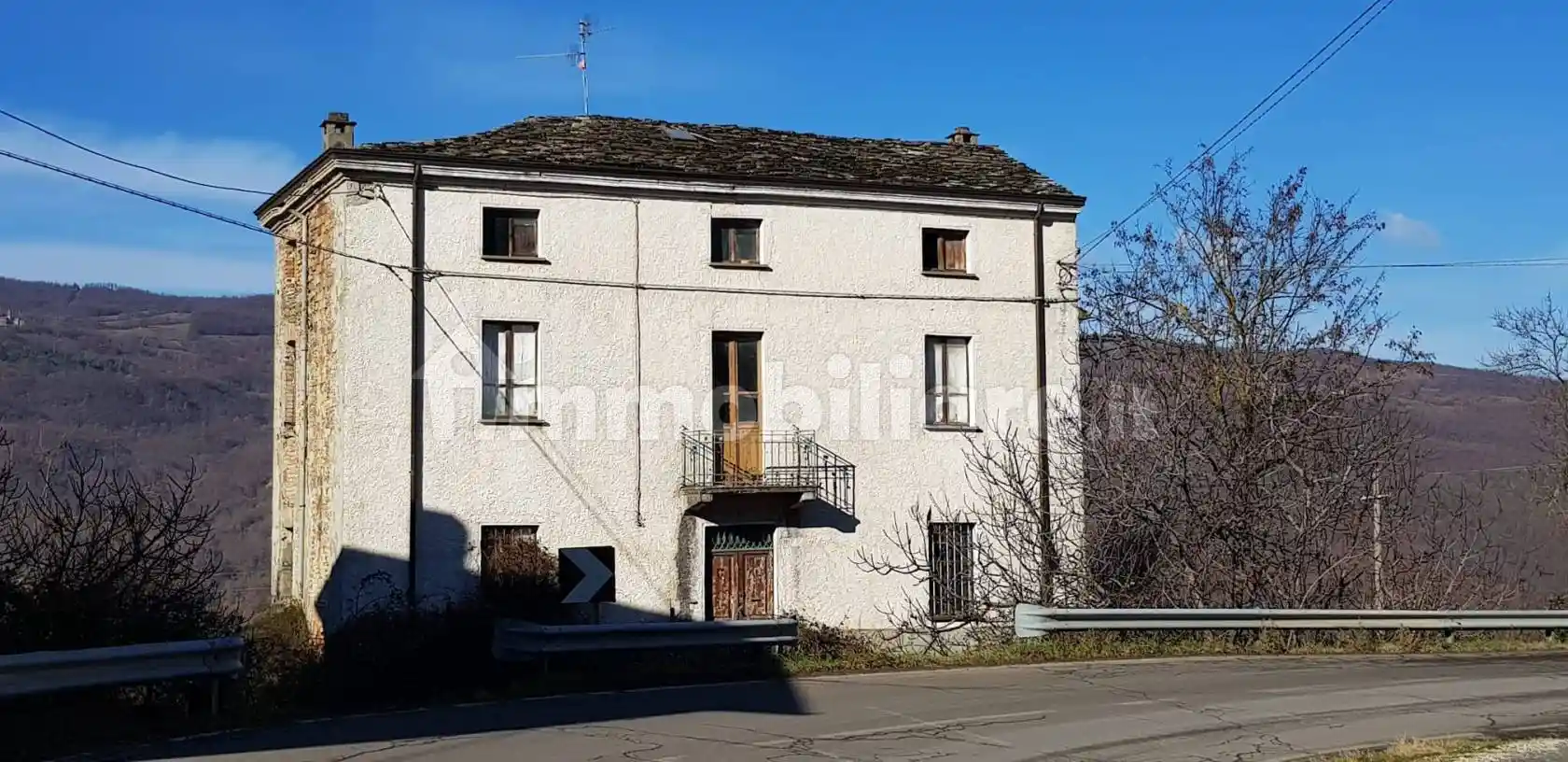 Rustico - Casale in vendita a Varsi