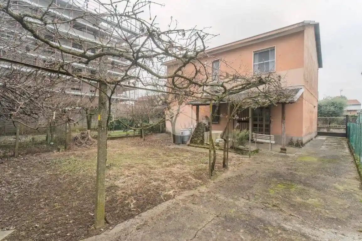 Appartamento in vendita a Biassono