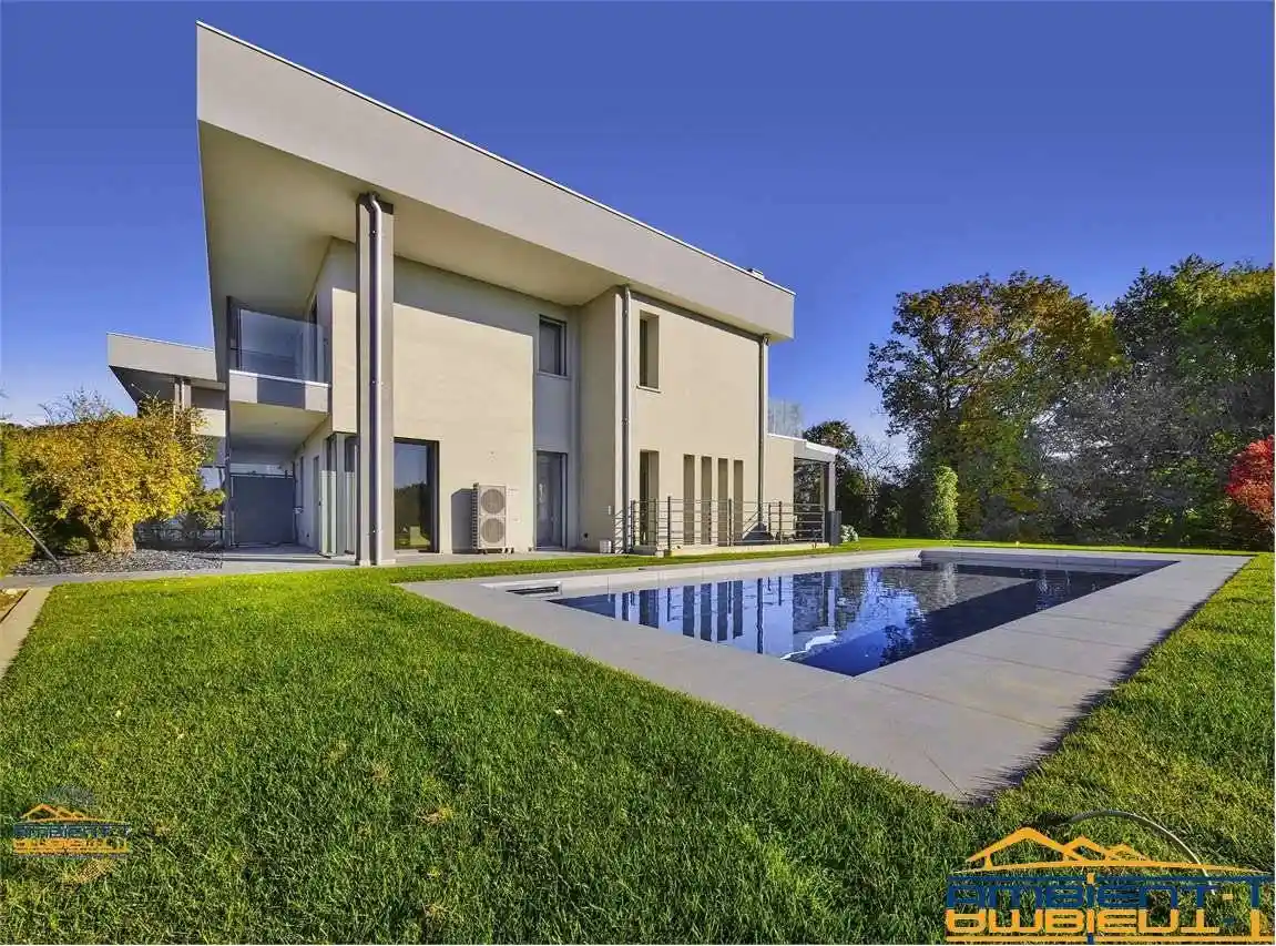 Villa in vendita a Montevecchia