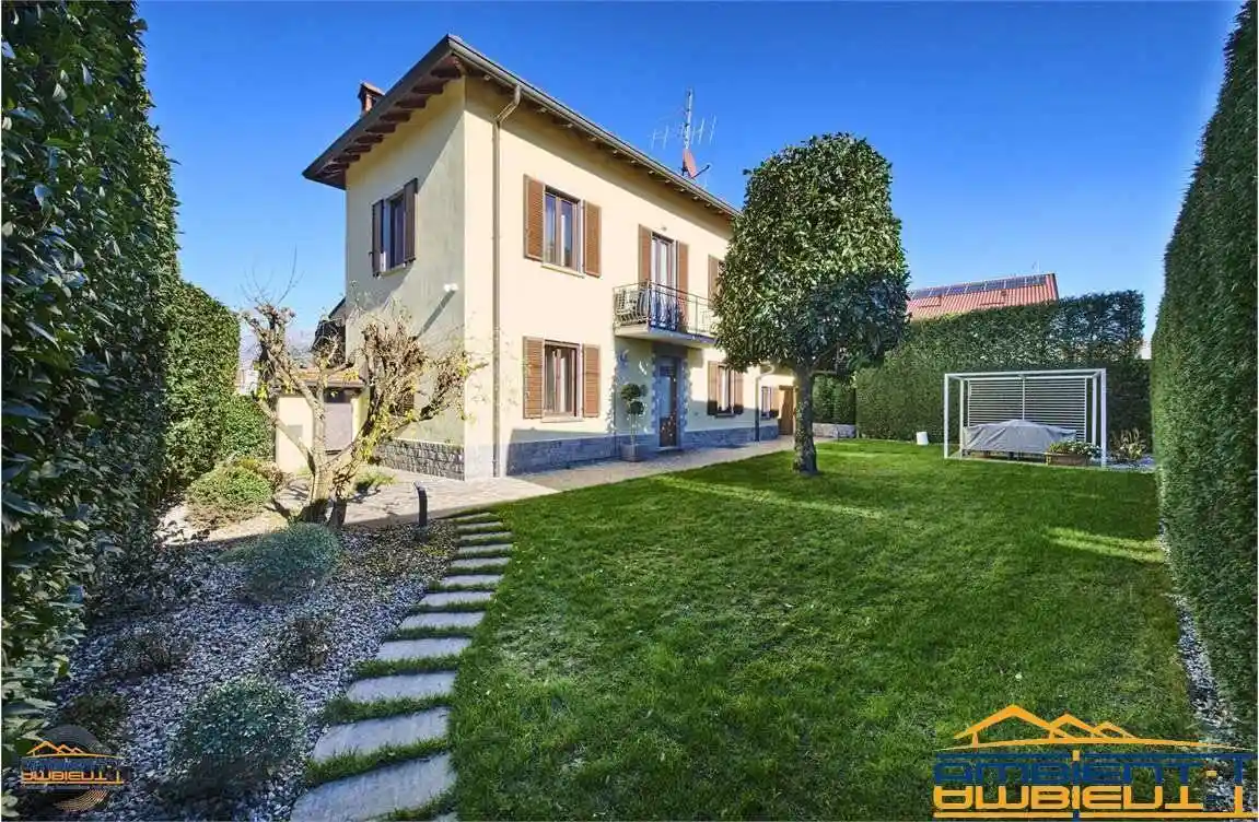 Villa in vendita a Brivio