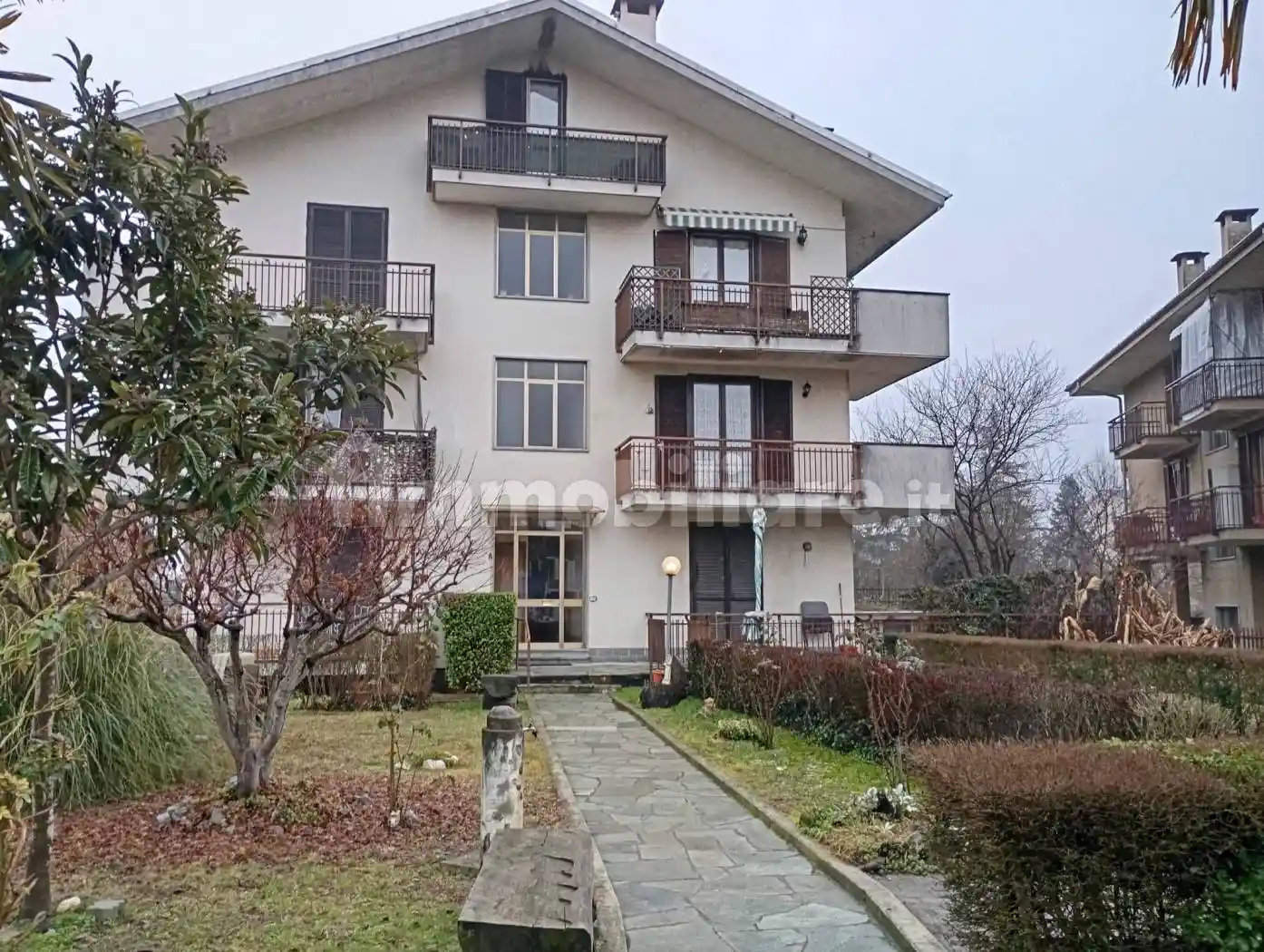 Palazzo - Edificio in vendita a Lauriano