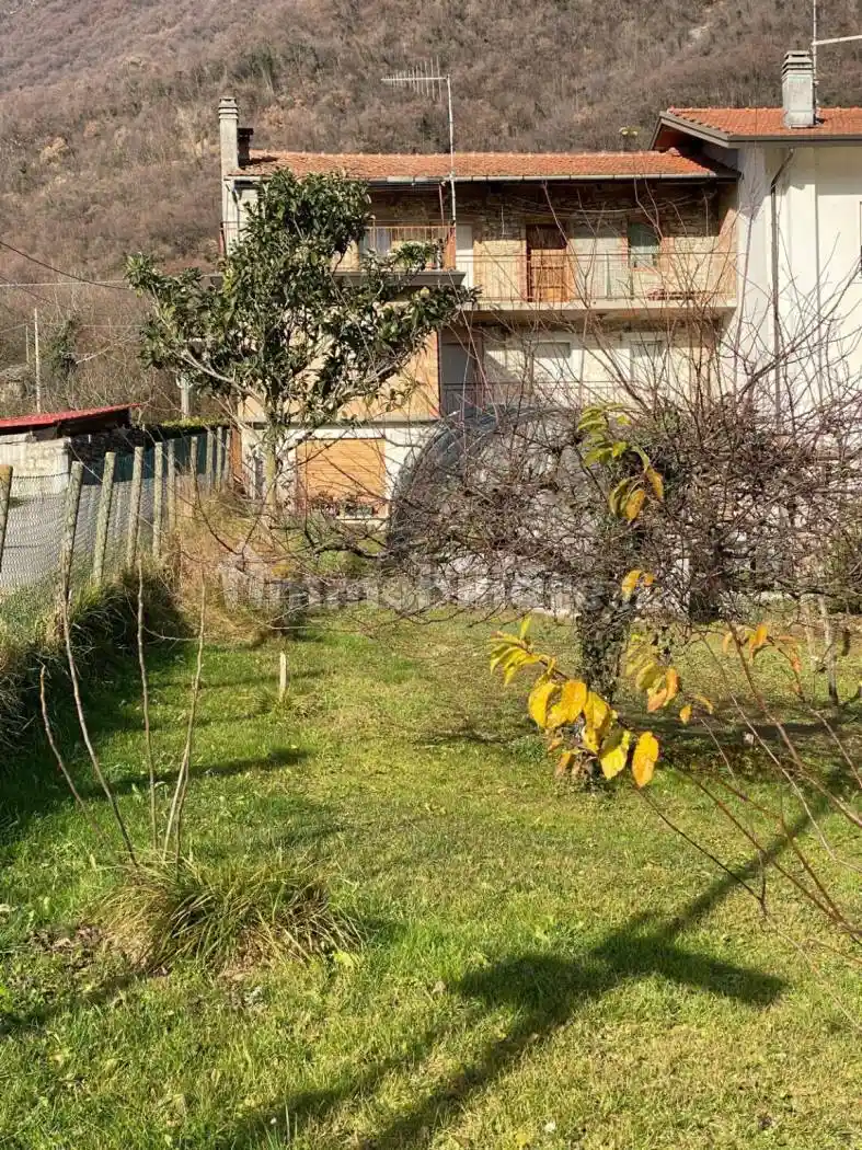 Casa indipendente in vendita a Revine Lago