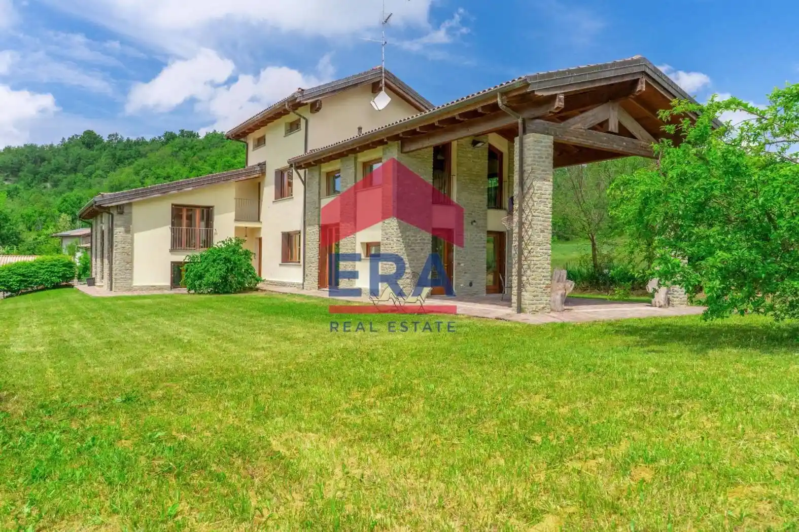 Villa in vendita a Val di Nizza