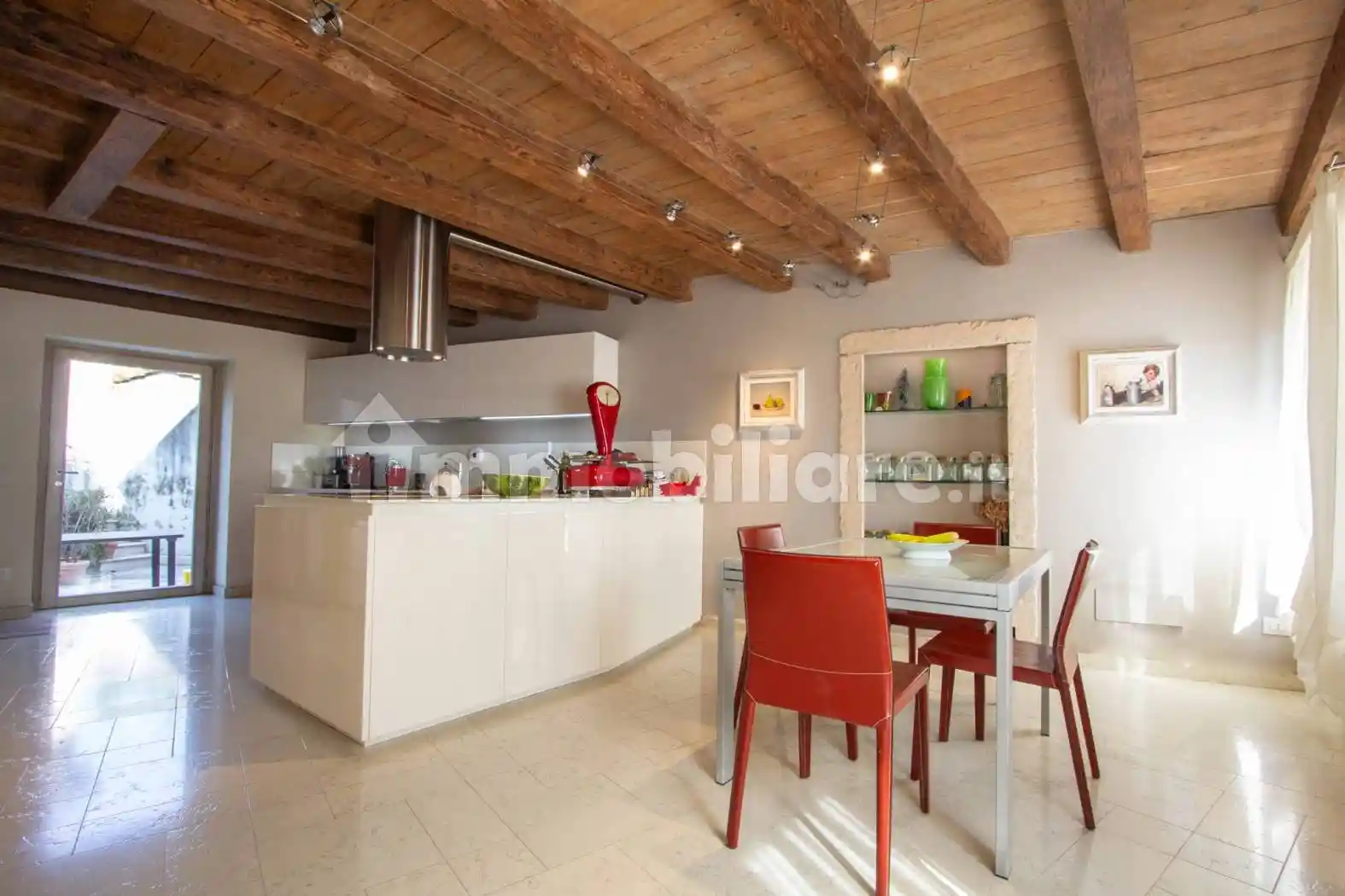 Rustico - Casale in vendita a Verona