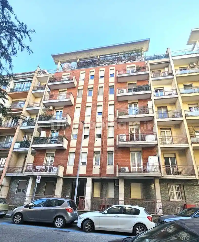 Palazzo - Edificio in vendita a Novara