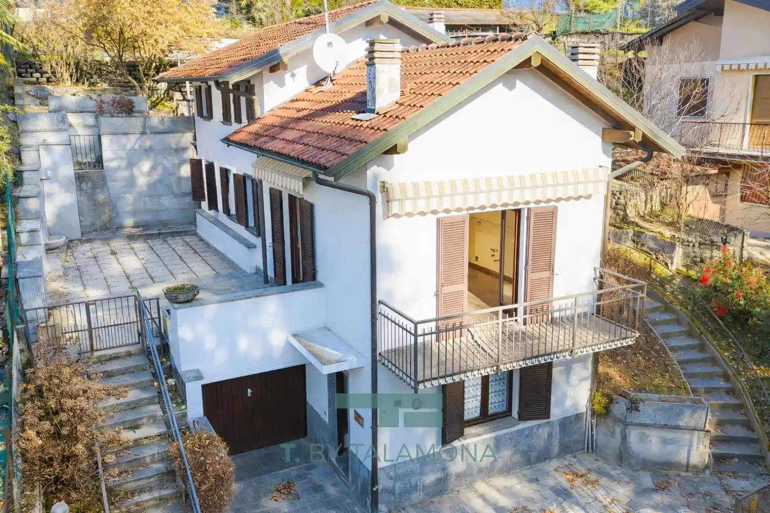 Villa in vendita a Castelveccana