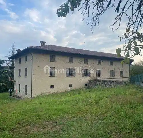 Villa in vendita a Monastero Bormida