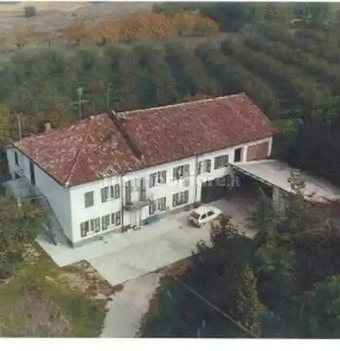 Villa in vendita a Nizza Monferrato