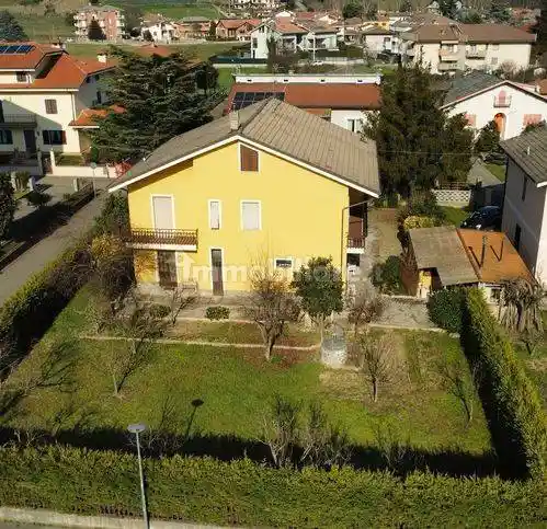 Villa in vendita a Nizza Monferrato