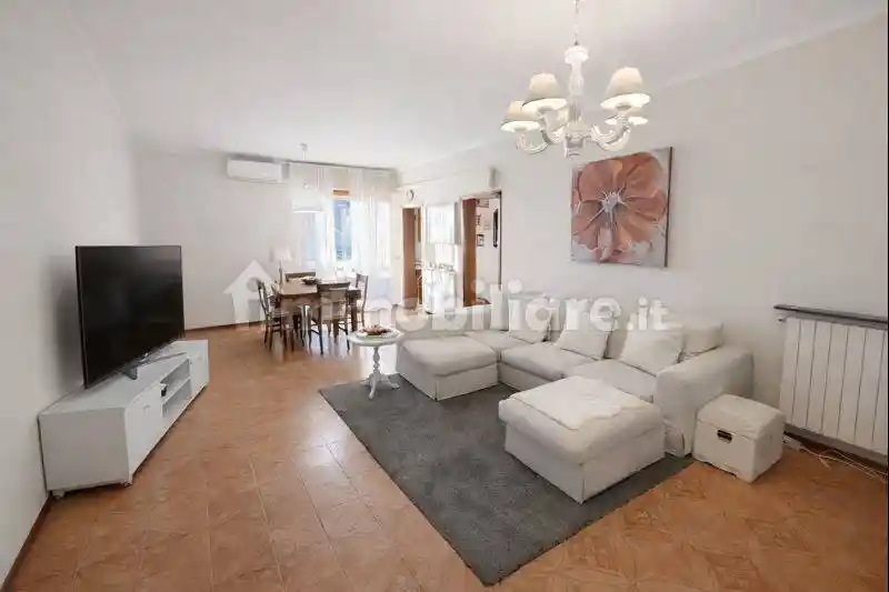 Appartamento in vendita a Cascina