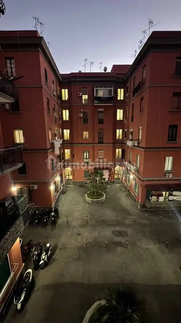 Appartamento in vendita a Napoli