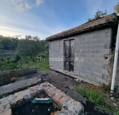 Rustico - Casale in vendita a Piedimonte Etneo