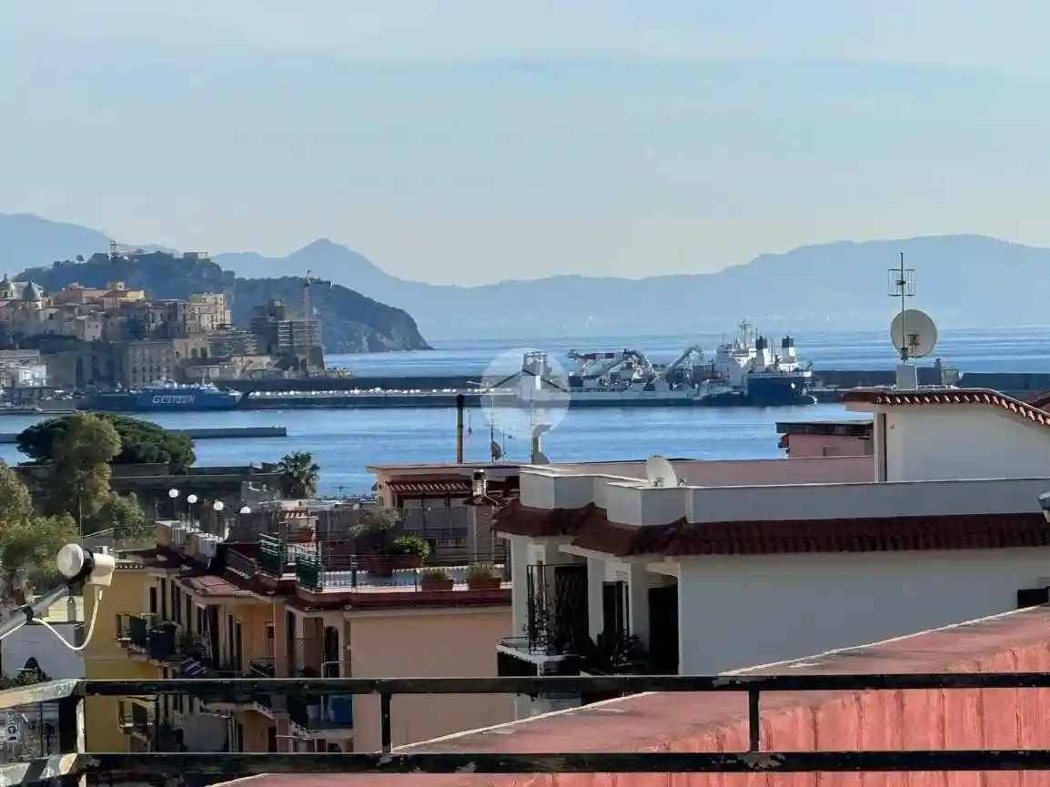 Appartamento in vendita a Pozzuoli