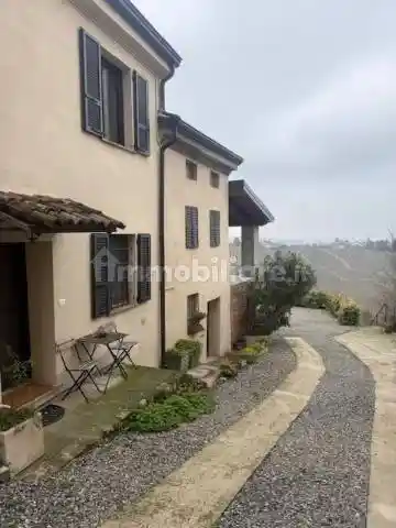 Casa indipendente in affitto a Ziano Piacentino