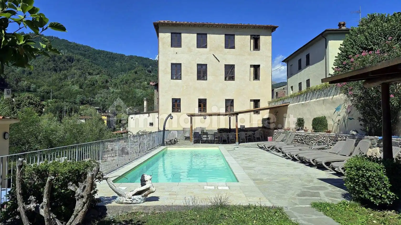Villa in vendita a Borgo a Mozzano